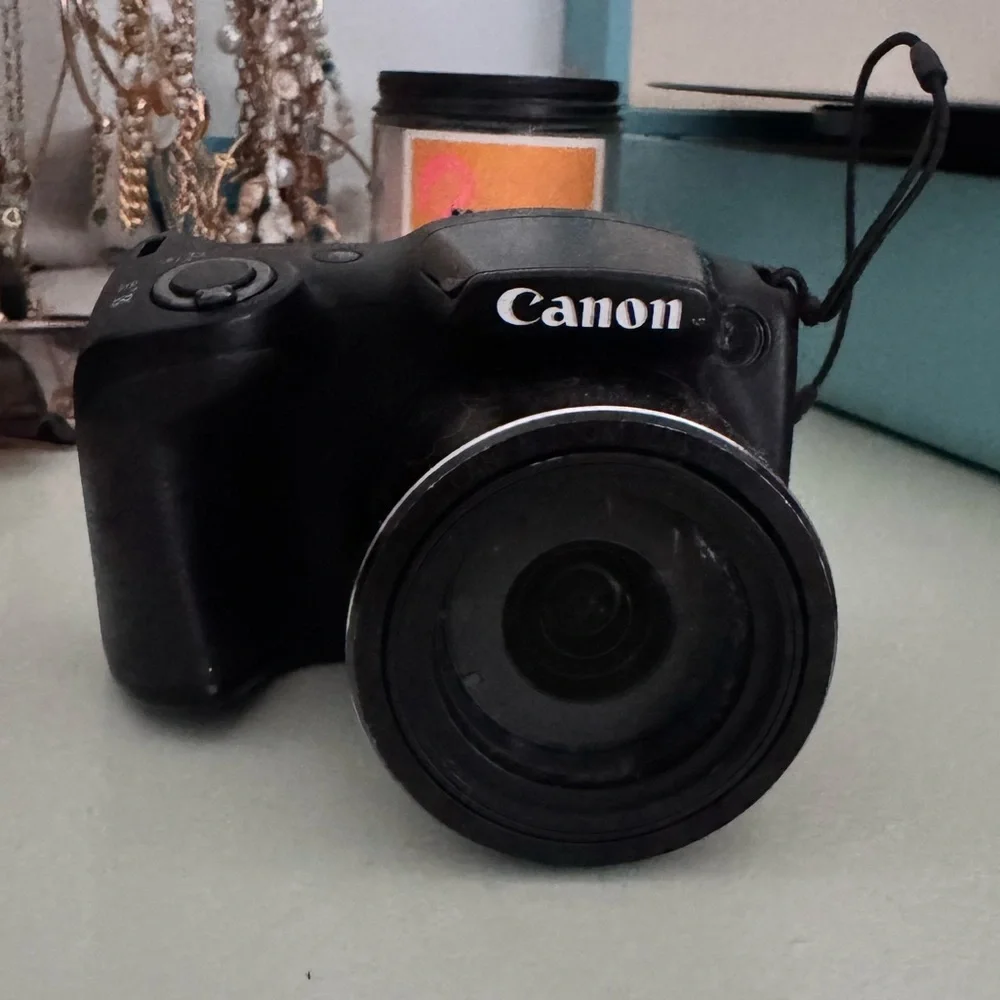 Canon SX400 IS Digital Camera in Black